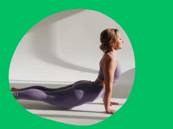 Empowered Vinyasa: Yoga Flow für Fortgeschrittene
