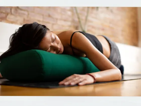 Yoga Tranquillo Calma: Sdraiarsi nell'Arreso